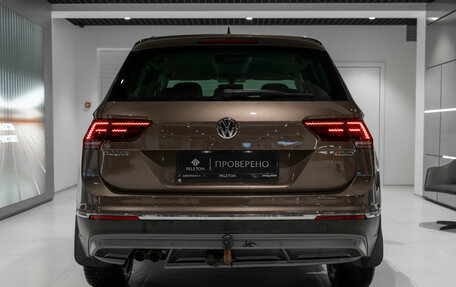 Volkswagen Tiguan II, 2018 год, 2 475 000 рублей, 6 фотография