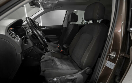 Volkswagen Tiguan II, 2018 год, 2 475 000 рублей, 9 фотография