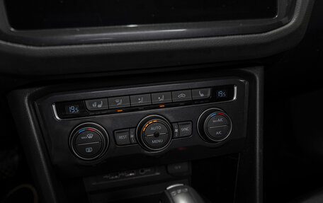 Volkswagen Tiguan II, 2018 год, 2 475 000 рублей, 15 фотография