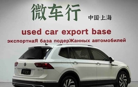 Volkswagen Tiguan II, 2023 год, 1 930 000 рублей, 3 фотография