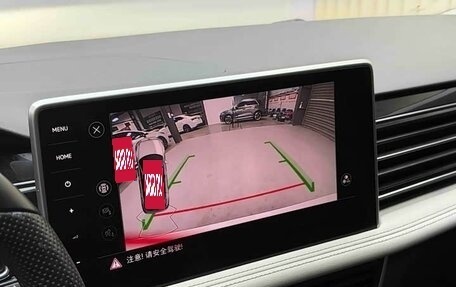 Volkswagen Tiguan II, 2023 год, 1 930 000 рублей, 7 фотография