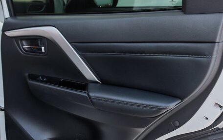 Mitsubishi Montero Sport, 2022 год, 4 300 000 рублей, 23 фотография