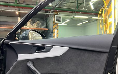 Audi A4, 2017 год, 2 980 000 рублей, 33 фотография