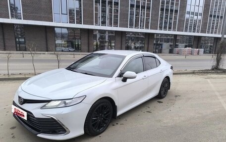 Toyota Camry, 2021 год, 2 750 000 рублей, 2 фотография
