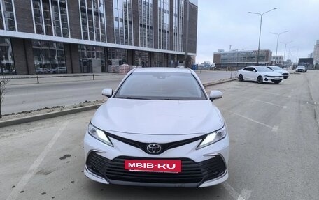 Toyota Camry, 2021 год, 2 750 000 рублей, 3 фотография