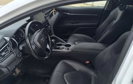 Toyota Camry, 2021 год, 2 750 000 рублей, 12 фотография