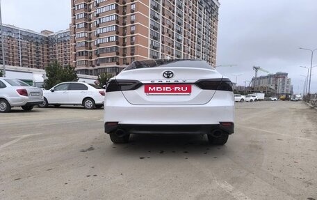 Toyota Camry, 2021 год, 2 750 000 рублей, 8 фотография