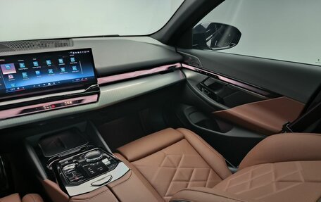 BMW 5 серия, 2025 год, 11 550 000 рублей, 18 фотография