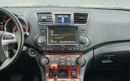 Toyota Highlander III, 2012 год, 1 942 000 рублей, 10 фотография