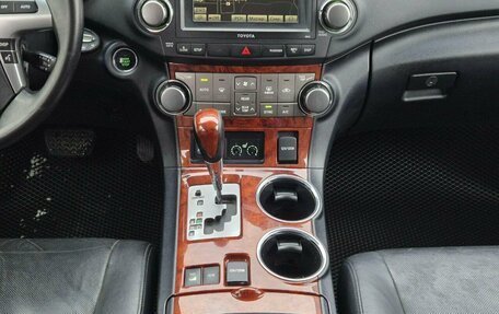 Toyota Highlander III, 2012 год, 1 942 000 рублей, 11 фотография