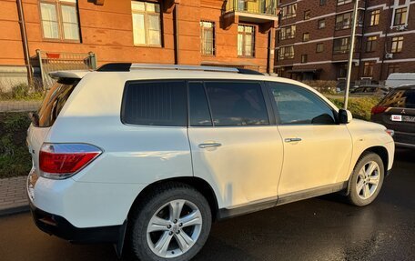 Toyota Highlander III, 2013 год, 1 900 000 рублей, 4 фотография