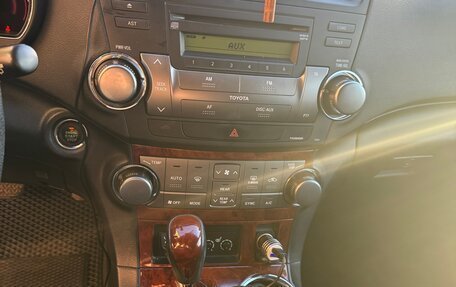 Toyota Highlander III, 2013 год, 1 900 000 рублей, 16 фотография