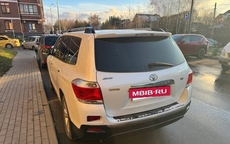 Toyota Highlander III, 2013 год, 1 900 000 рублей, 5 фотография