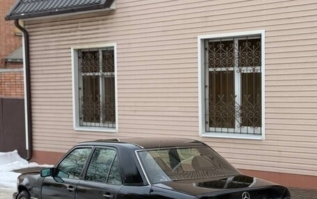 Mercedes-Benz E-Класс, 1993 год, 255 000 рублей, 3 фотография