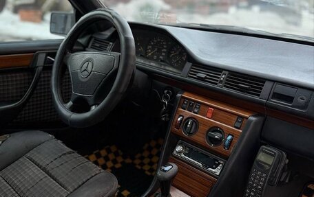 Mercedes-Benz E-Класс, 1993 год, 255 000 рублей, 6 фотография