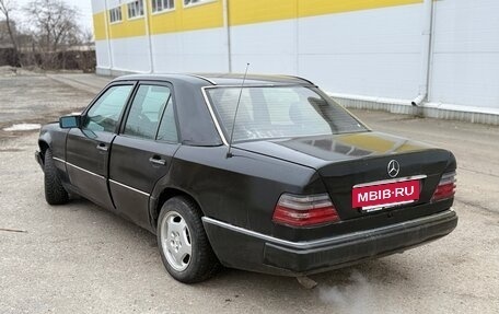 Mercedes-Benz E-Класс, 1993 год, 255 000 рублей, 28 фотография