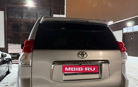 Toyota Land Cruiser Prado 150 рестайлинг 2, 2013 год, 2 850 000 рублей, 3 фотография