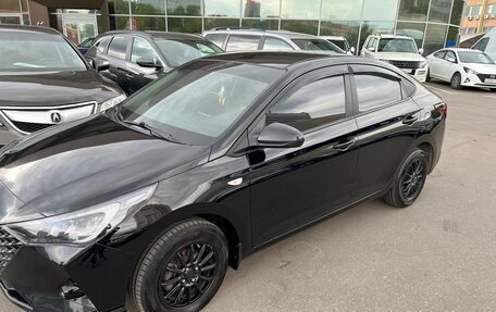 Hyundai Solaris II рестайлинг, 2021 год, 1 750 000 рублей, 2 фотография