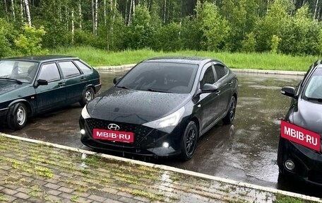 Hyundai Solaris II рестайлинг, 2021 год, 1 750 000 рублей, 4 фотография