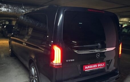 Mercedes-Benz V-Класс, 2022 год, 8 500 000 рублей, 4 фотография