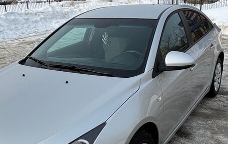 Chevrolet Cruze II, 2013 год, 990 000 рублей, 2 фотография