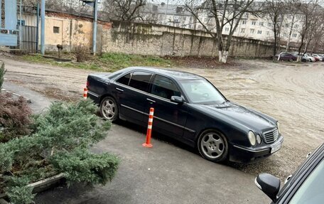 Mercedes-Benz E-Класс, 2001 год, 525 000 рублей, 3 фотография