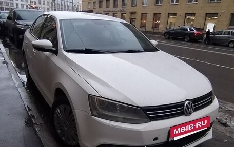 Volkswagen Jetta VI, 2013 год, 750 000 рублей, 2 фотография