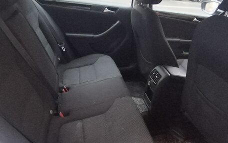 Volkswagen Jetta VI, 2013 год, 750 000 рублей, 11 фотография