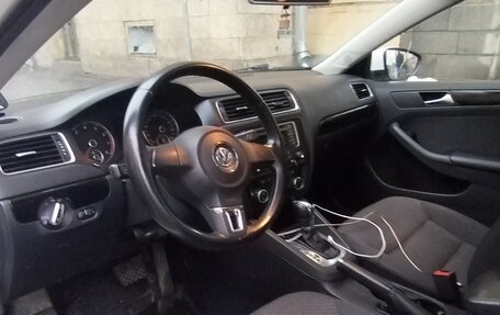 Volkswagen Jetta VI, 2013 год, 750 000 рублей, 15 фотография