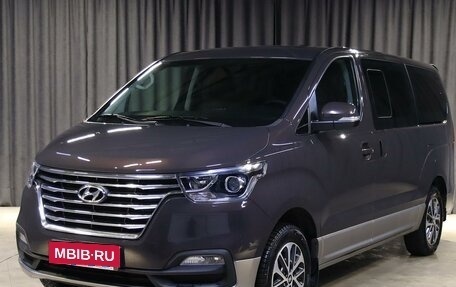 Hyundai Grand Starex Grand Starex I рестайлинг 2, 2019 год, 3 499 000 рублей, 1 фотография