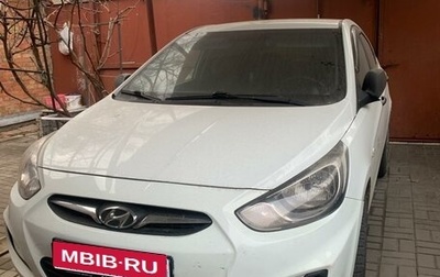 Hyundai Solaris II рестайлинг, 2013 год, 684 000 рублей, 1 фотография