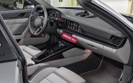 Porsche 911, 2025 год, 33 000 000 рублей, 37 фотография