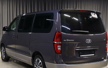 Hyundai Grand Starex Grand Starex I рестайлинг 2, 2019 год, 3 499 000 рублей, 4 фотография