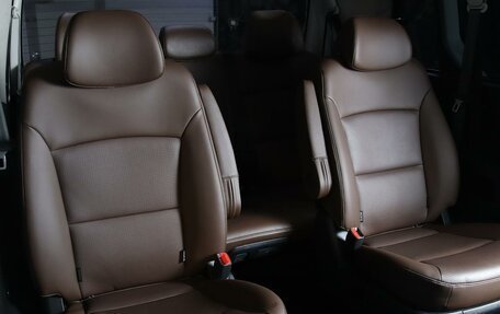 Hyundai Grand Starex Grand Starex I рестайлинг 2, 2019 год, 3 499 000 рублей, 16 фотография