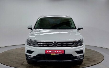 Volkswagen Tiguan II, 2018 год, 2 199 000 рублей, 2 фотография