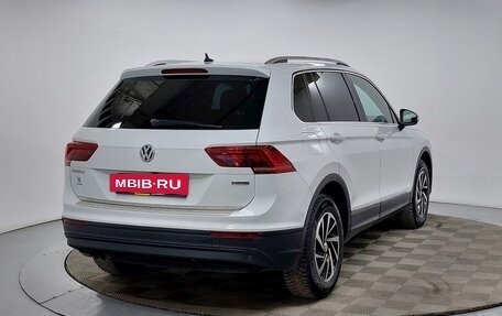 Volkswagen Tiguan II, 2018 год, 2 199 000 рублей, 5 фотография