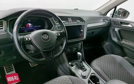 Volkswagen Tiguan II, 2018 год, 2 199 000 рублей, 10 фотография