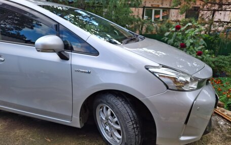 Toyota Prius Alpha I (ZVW40/41), 2019 год, 1 900 000 рублей, 5 фотография