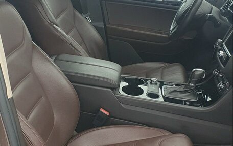 Volkswagen Touareg III, 2012 год, 2 150 000 рублей, 4 фотография