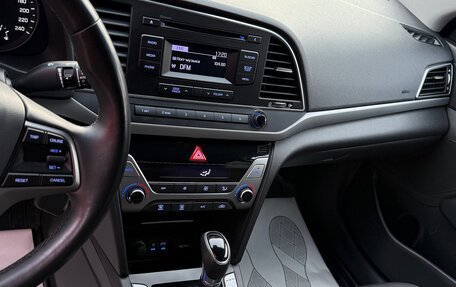 Hyundai Elantra VI рестайлинг, 2017 год, 1 570 000 рублей, 13 фотография