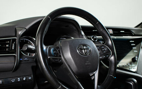 Toyota Camry, 2019 год, 2 870 000 рублей, 17 фотография