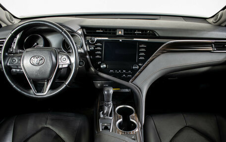 Toyota Camry, 2019 год, 2 870 000 рублей, 13 фотография