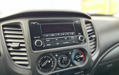 Mitsubishi L200 IV рестайлинг, 2019 год, 2 400 000 рублей, 13 фотография