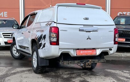 Mitsubishi L200 IV рестайлинг, 2019 год, 2 400 000 рублей, 7 фотография