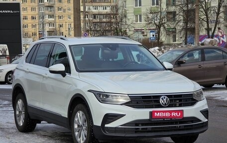 Volkswagen Tiguan II, 2021 год, 3 439 000 рублей, 3 фотография