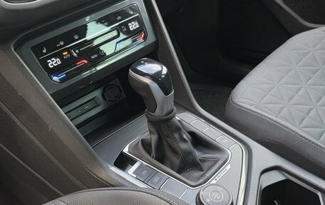 Volkswagen Tiguan II, 2021 год, 3 439 000 рублей, 19 фотография