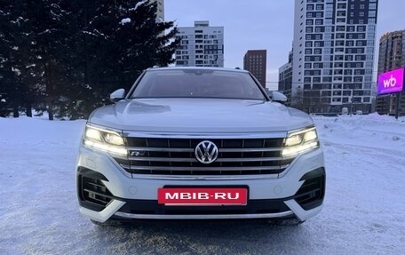 Volkswagen Touareg III, 2019 год, 5 500 000 рублей, 2 фотография