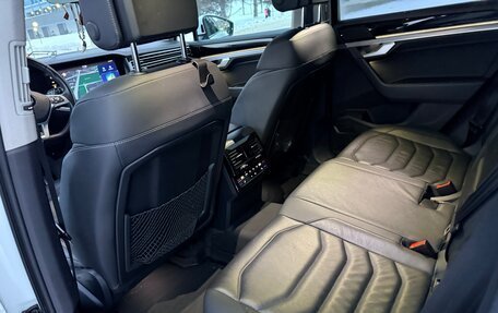 Volkswagen Touareg III, 2019 год, 5 500 000 рублей, 15 фотография