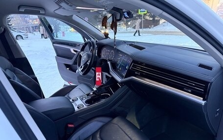 Volkswagen Touareg III, 2019 год, 5 500 000 рублей, 24 фотография