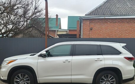 Toyota Highlander III, 2014 год, 3 200 000 рублей, 1 фотография